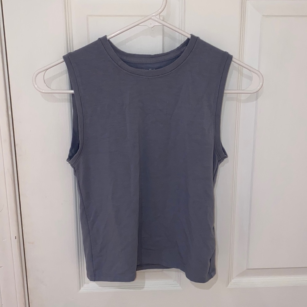 Blue cropped tank top 💙🥶🦋🐳🥏🌀🧞‍♂️